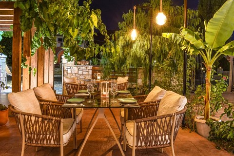 Aeolos Boutique Hotel & Suites